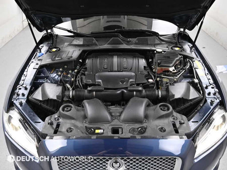 Jaguar XJ — photo 06
