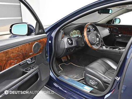 Jaguar XJ — photo 11