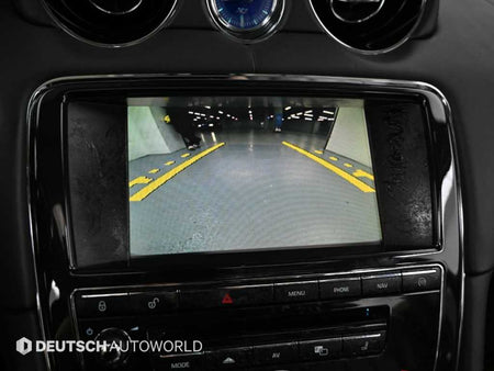 Jaguar XJ — photo 15