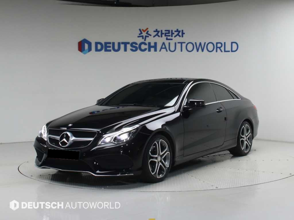 Mercedes-Benz E-Class — photo 01