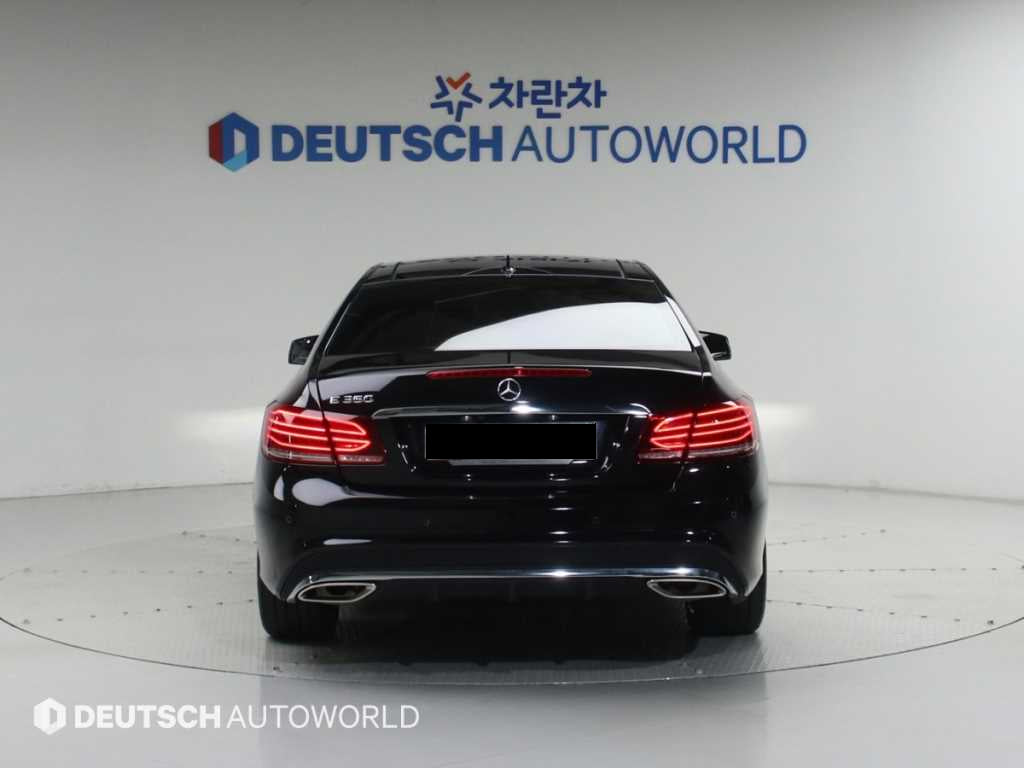 Mercedes-Benz E-Class — photo 04