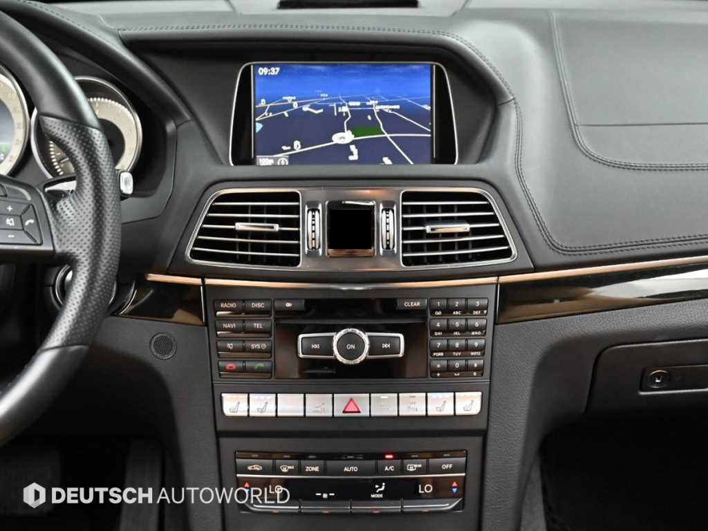 Mercedes-Benz E-Class — photo 14