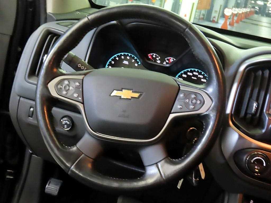 CHEVROLET Colorado — photo 08