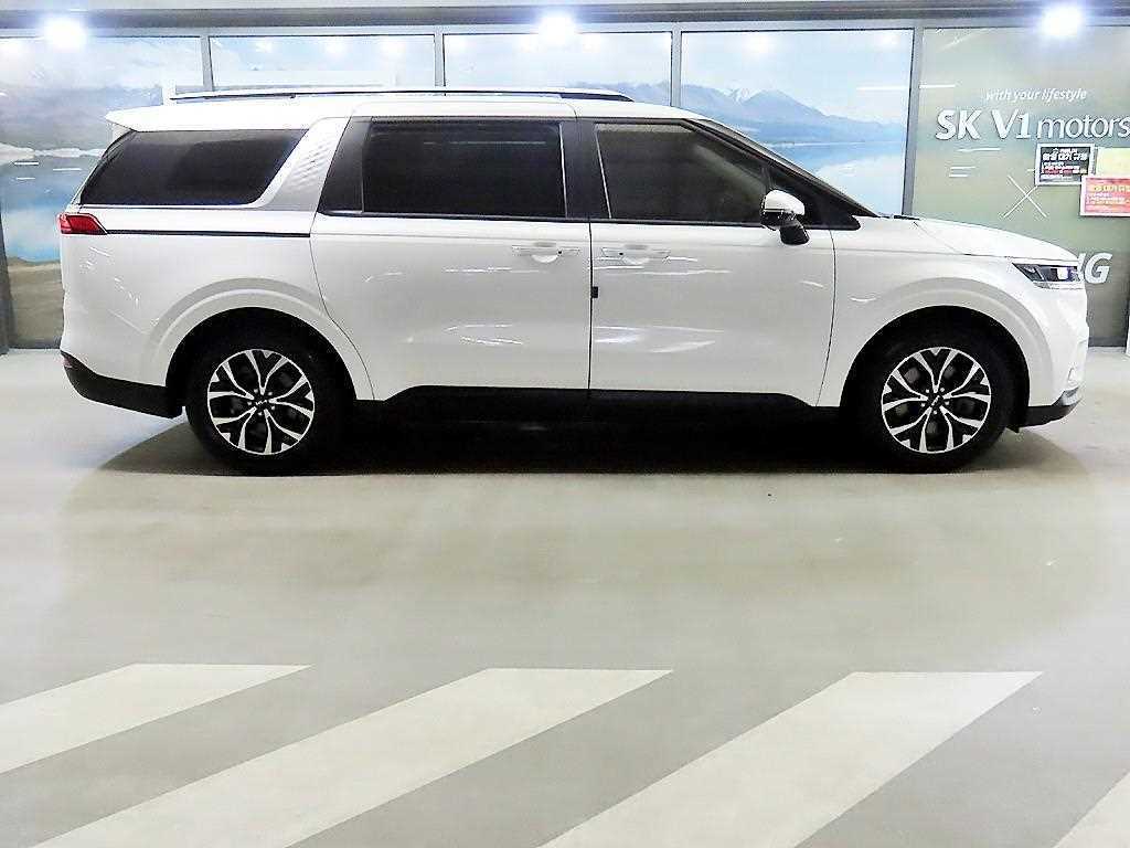 Kia Carnival — photo 03
