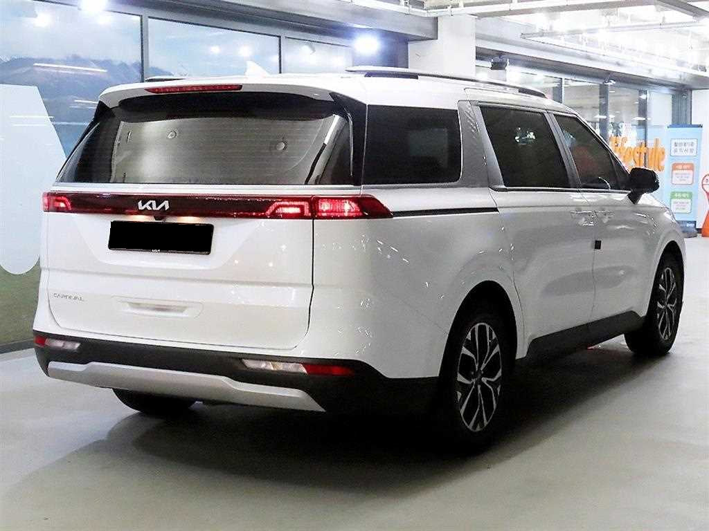 Kia Carnival — photo 04