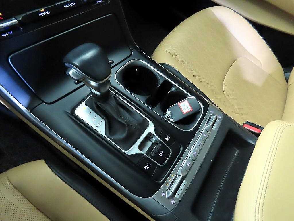 Kia Carnival — photo 12
