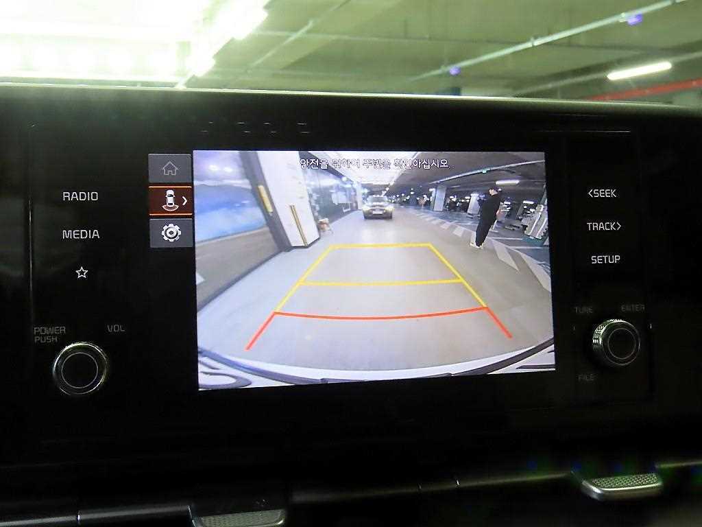 Kia Carnival — photo 14