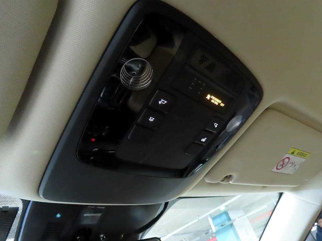 Kia Carnival — photo 16