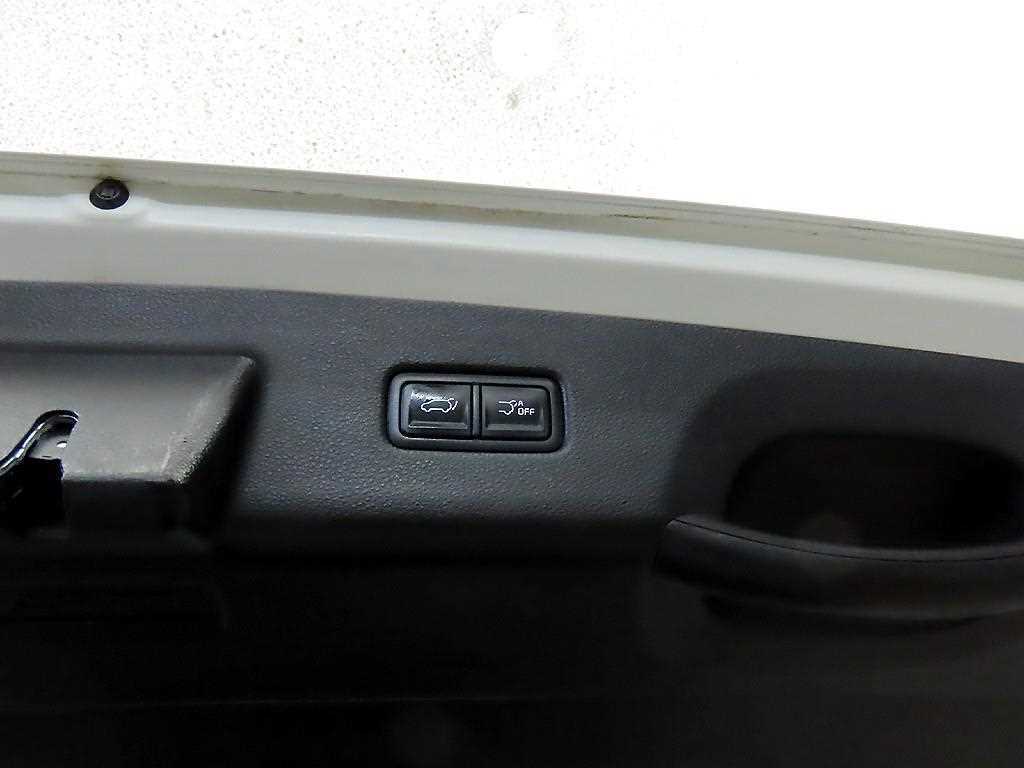 Kia Carnival — photo 17