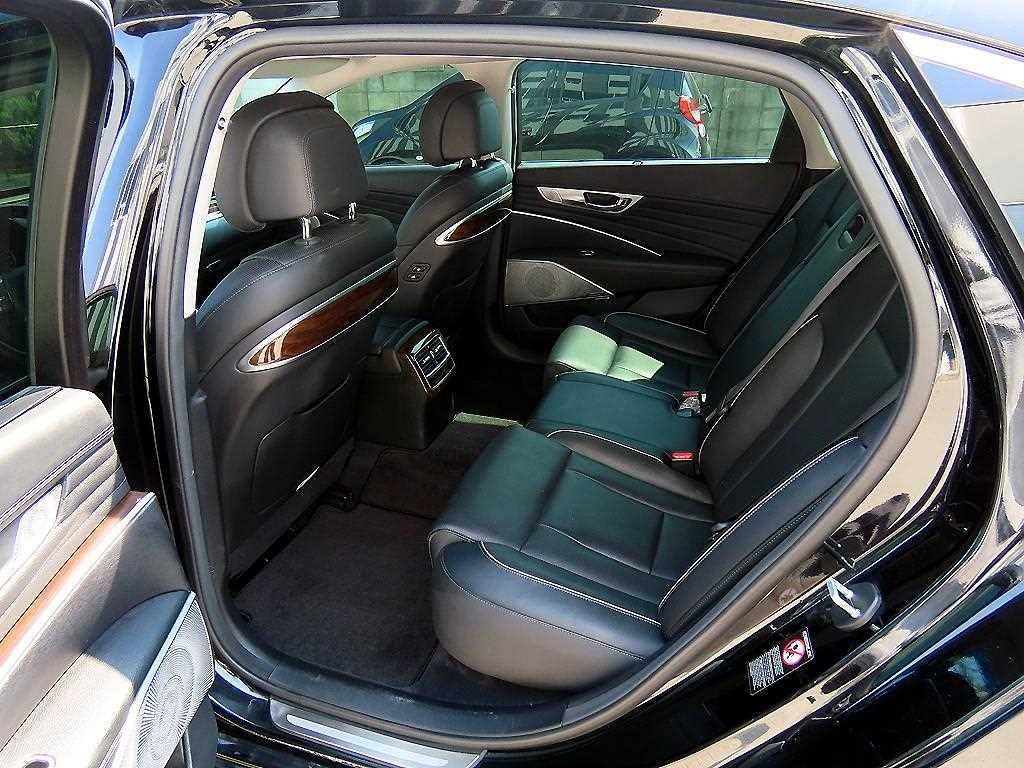 Kia K9 — photo 06