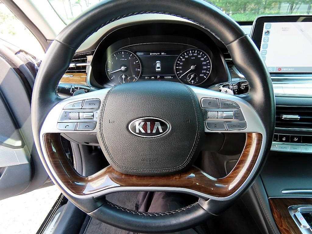 Kia K9 — photo 08