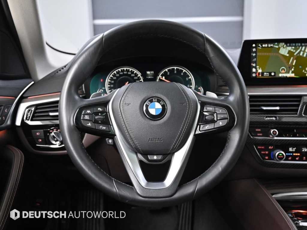 BMW 5-Series — photo 13
