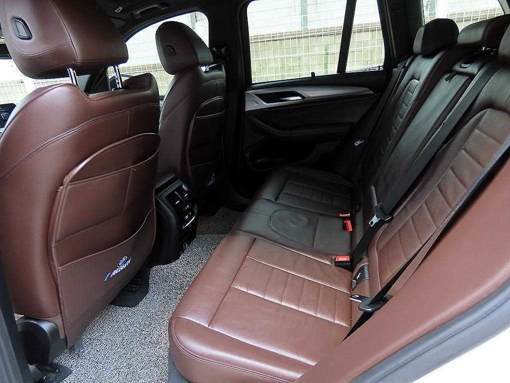 BMW X3 — photo 06