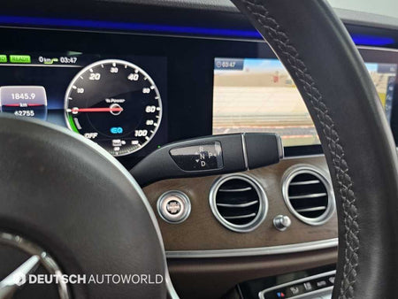 Mercedes-Benz E-Class — photo 09