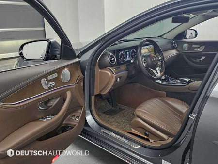 Mercedes-Benz E-Class — photo 11