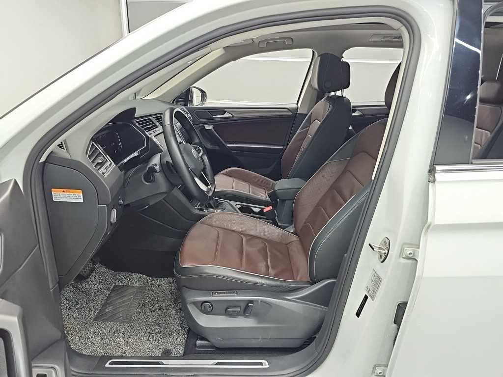 Volkswagen Tiguan — photo 11