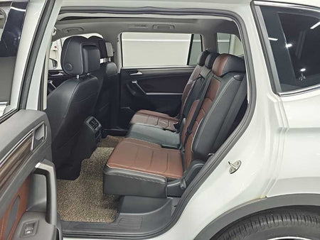 Volkswagen Tiguan — photo 12