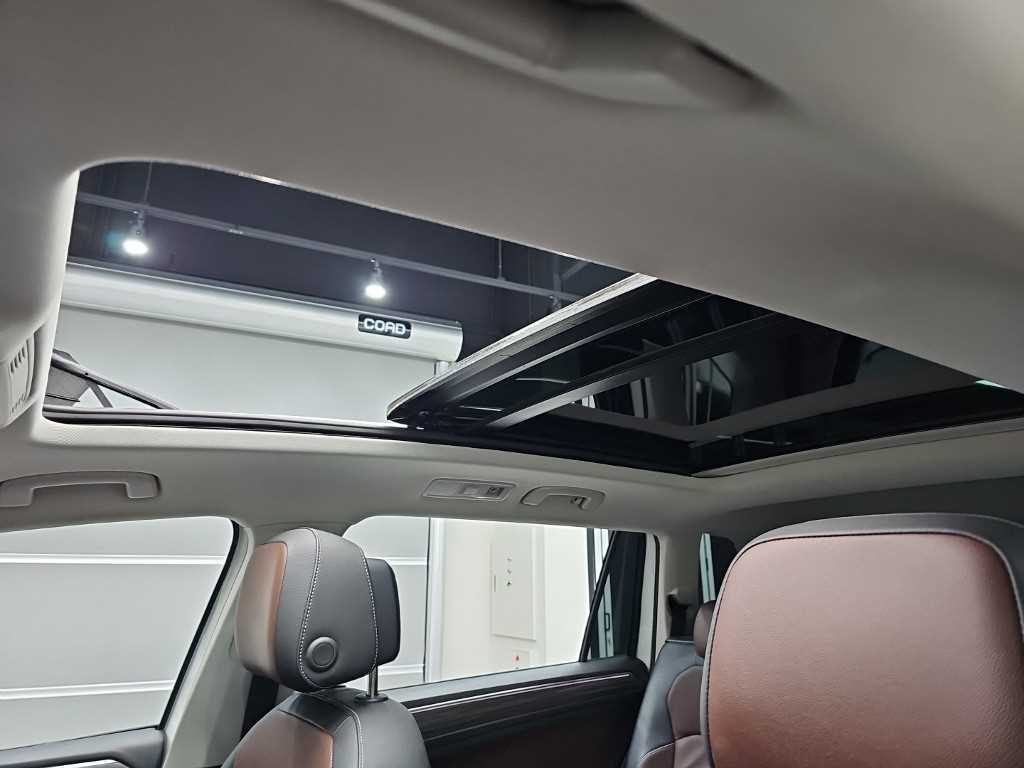 Volkswagen Tiguan — photo 14