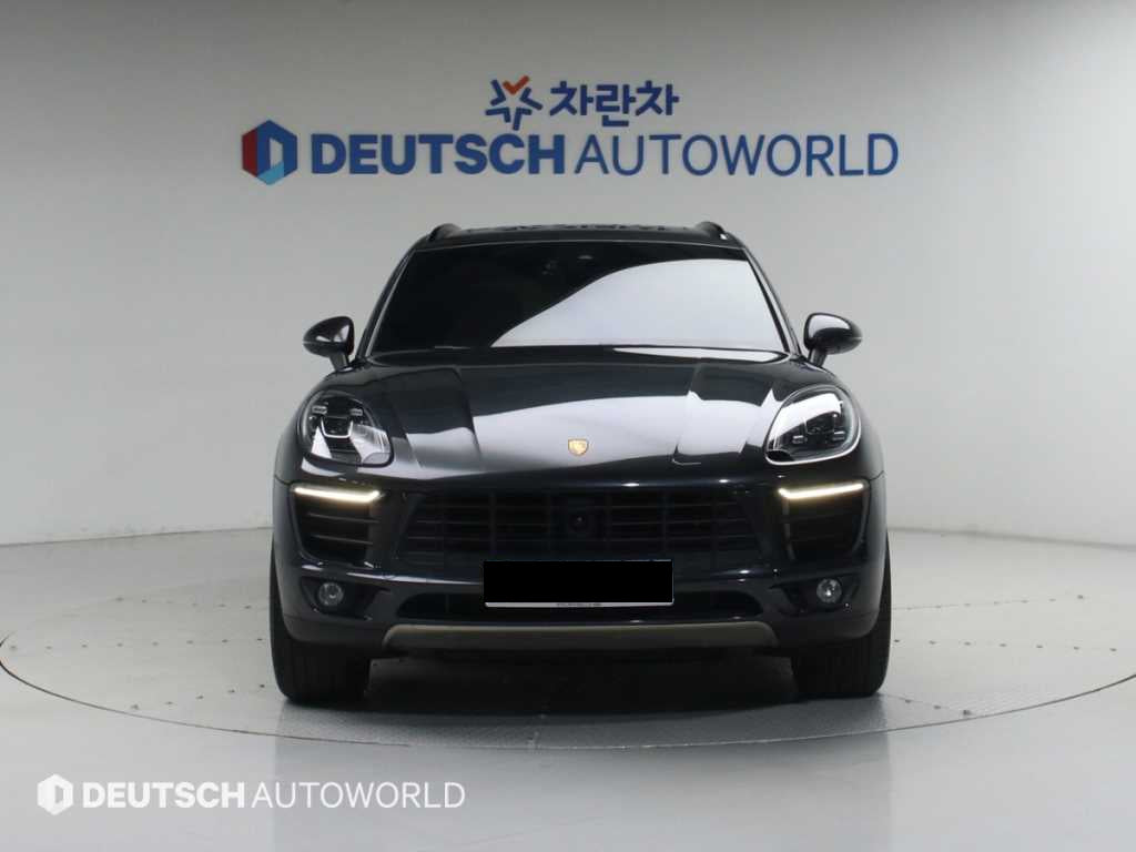 Porsche Macan — photo 03