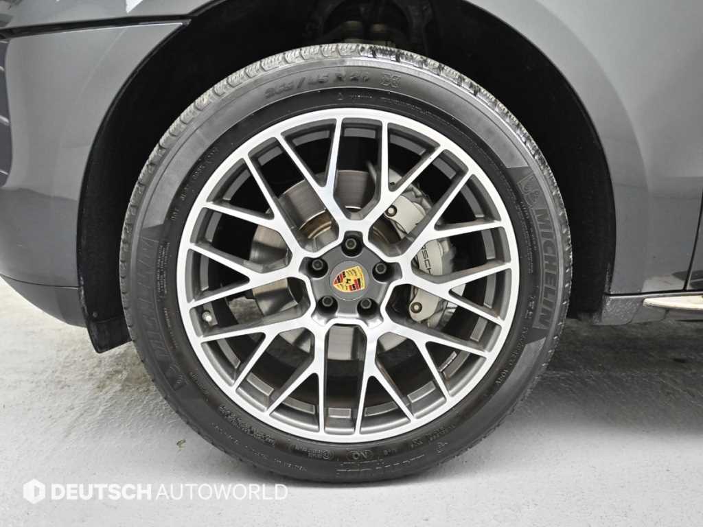Porsche Macan — photo 05