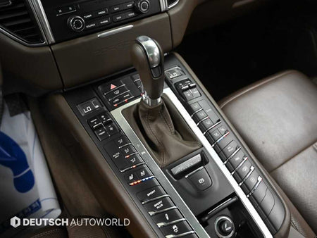Porsche Macan — photo 09