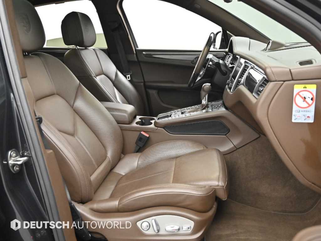 Porsche Macan — photo 10