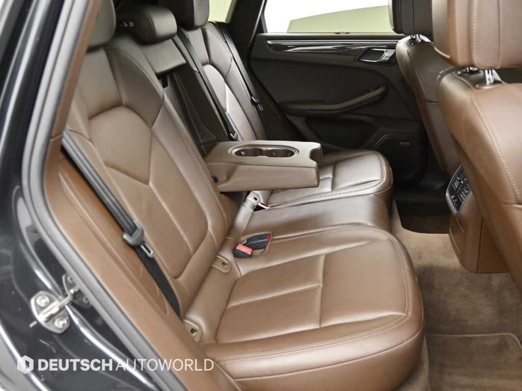 Porsche Macan — photo 12