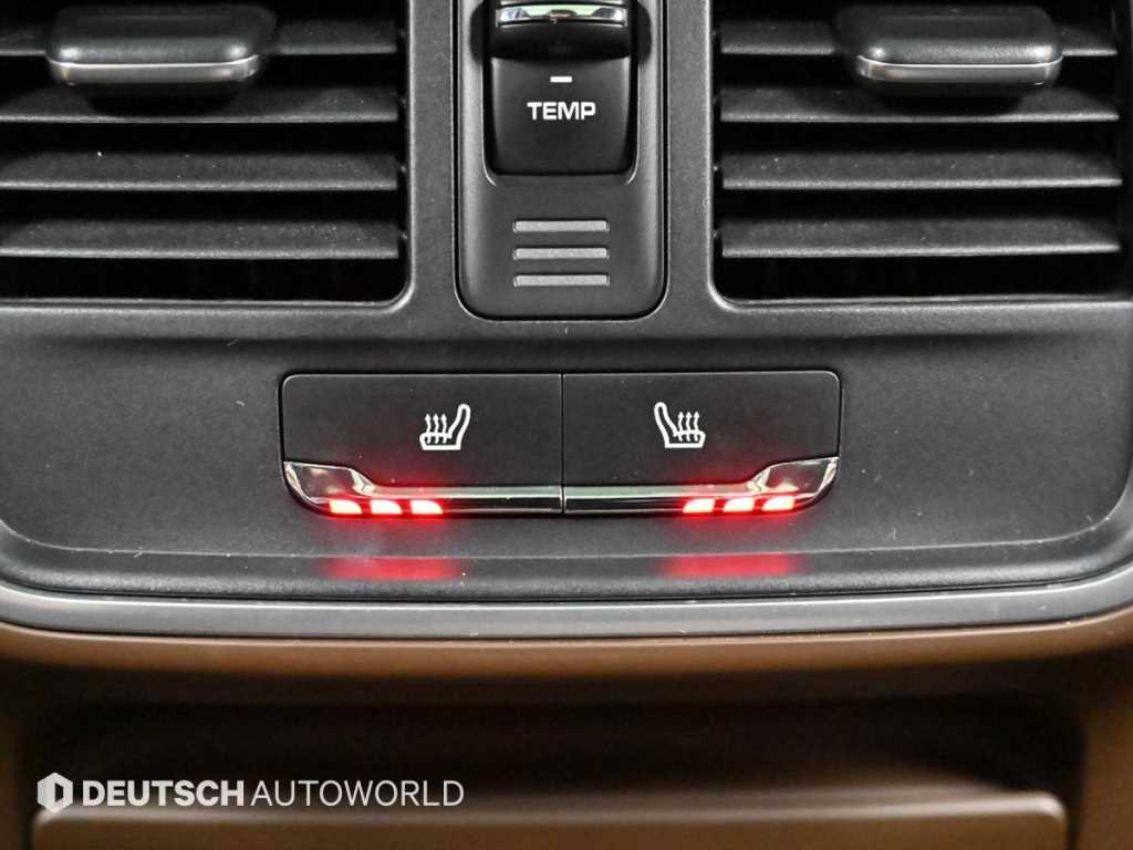Porsche Macan — photo 16