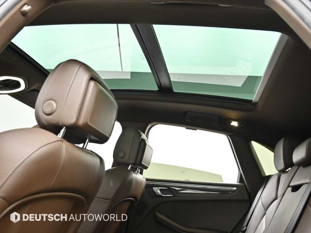 Porsche Macan — photo 18
