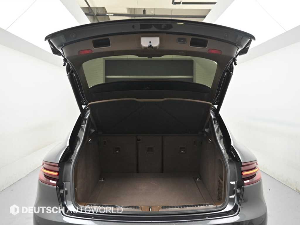 Porsche Macan — photo 19