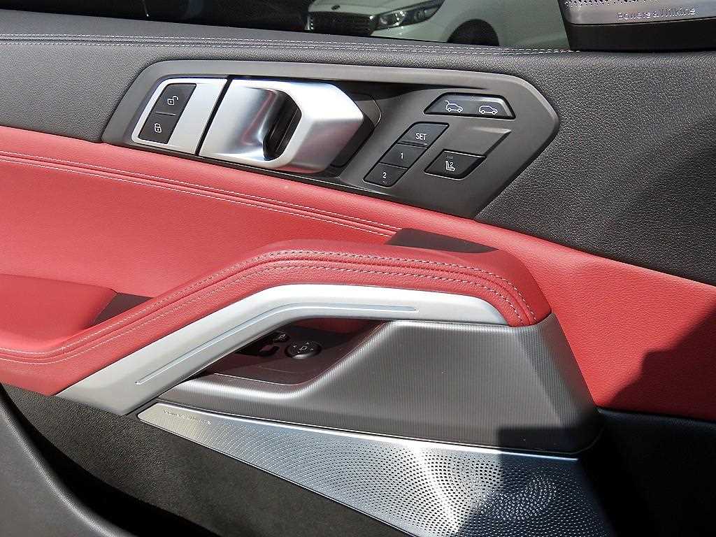 BMW X6 — photo 12