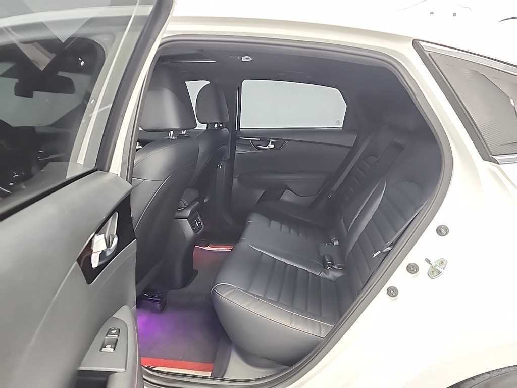 Kia K3 — photo 12