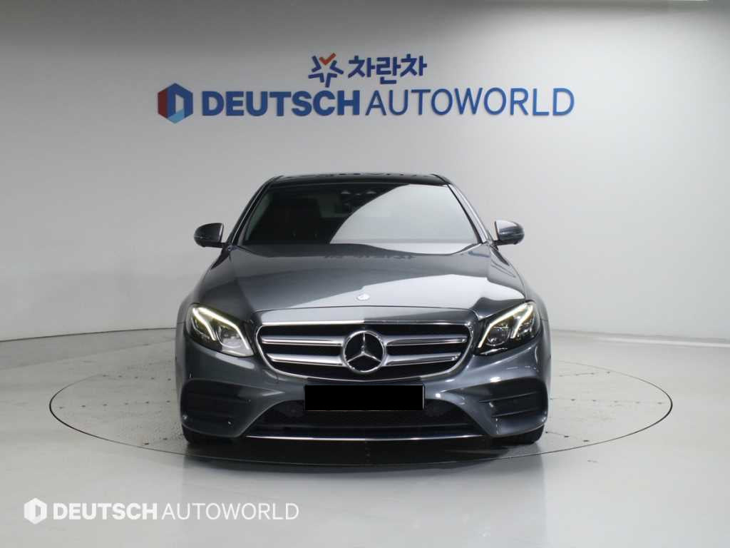 Mercedes-Benz E-Class — photo 03