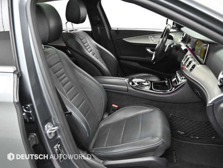 Mercedes-Benz E-Class — photo 10