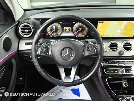 Mercedes-Benz E-Class — photo 13