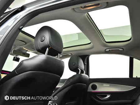 Mercedes-Benz E-Class — photo 18