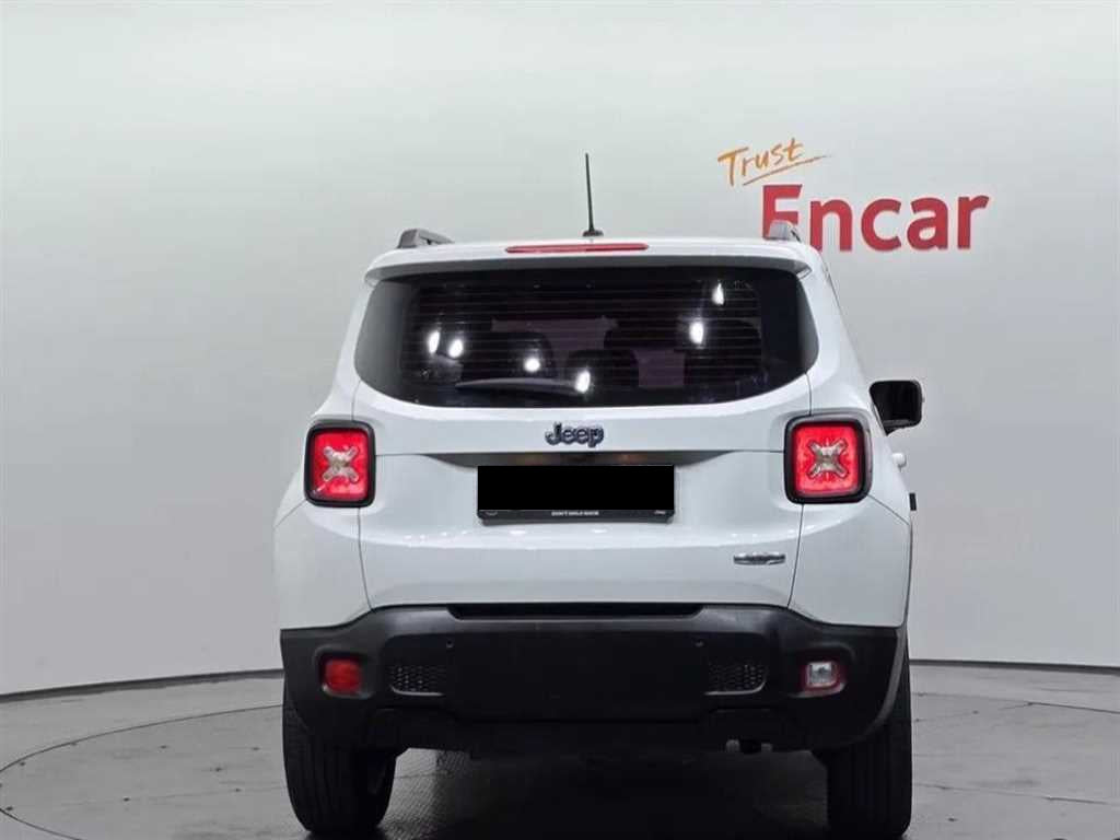 Jeep Renegade — photo 04