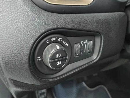 Jeep Renegade — photo 18