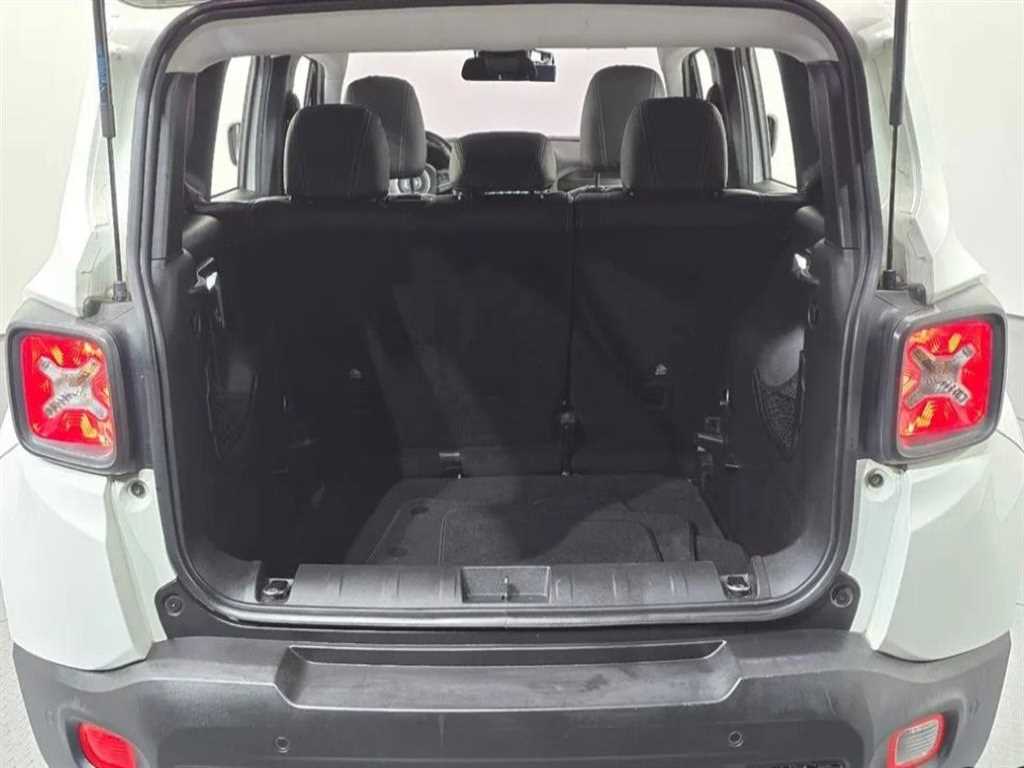 Jeep Renegade — photo 19