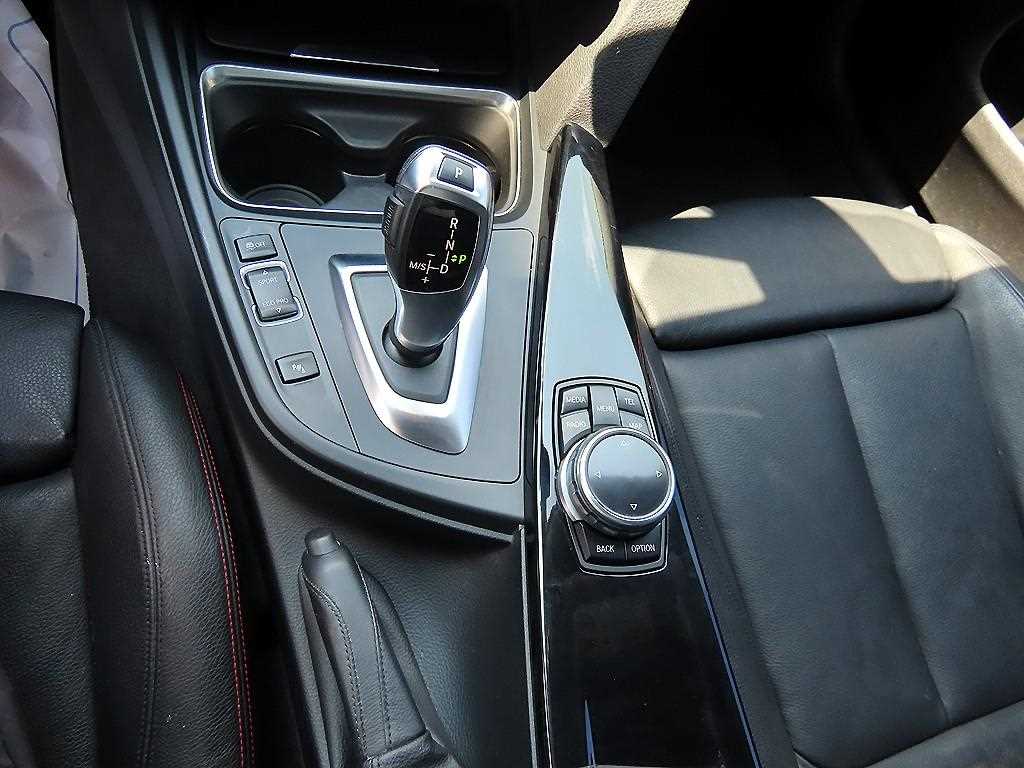BMW 4-Series — photo 11