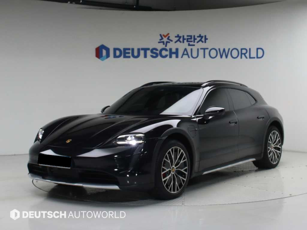 Porsche Taycan — photo 01