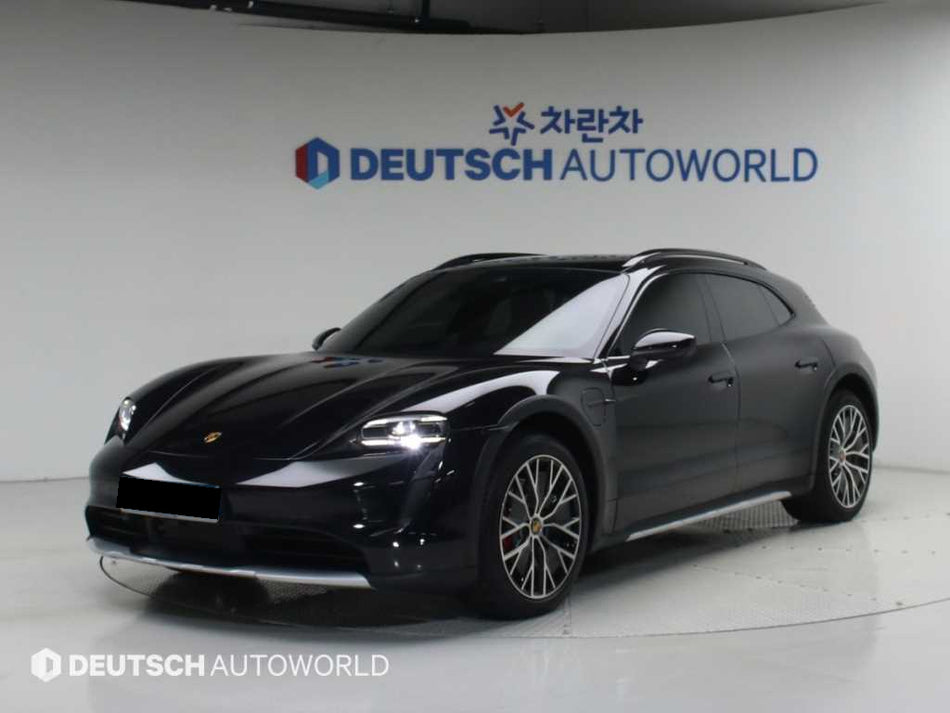 Porsche Taycan — photo 01