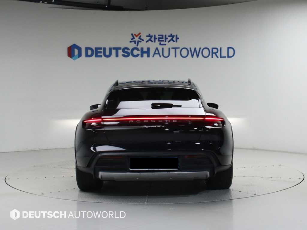 Porsche Taycan — photo 04