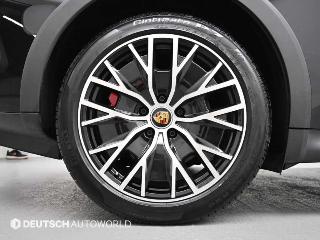 Porsche Taycan — photo 05