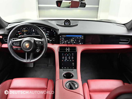 Porsche Taycan — photo 07