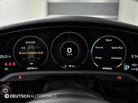 Porsche Taycan — photo 08