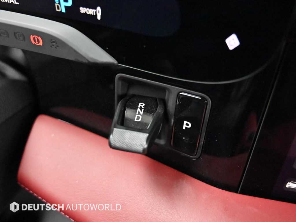Porsche Taycan — photo 09