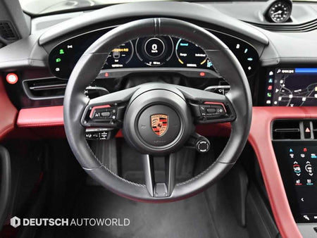 Porsche Taycan — photo 13