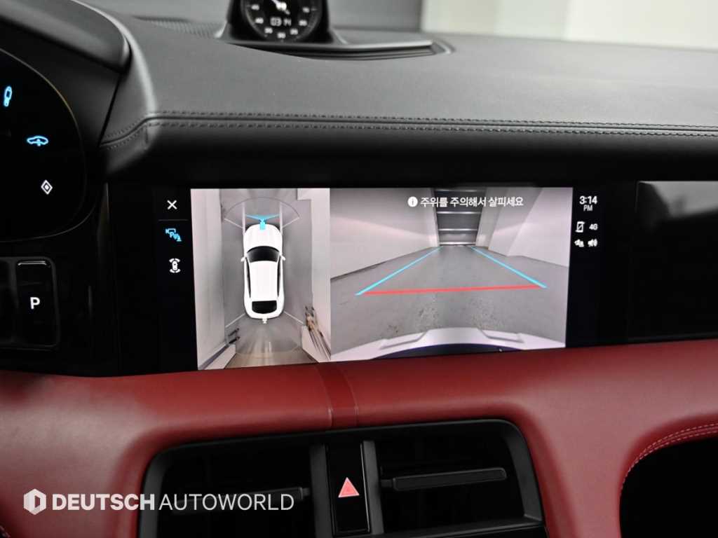 Porsche Taycan — photo 15