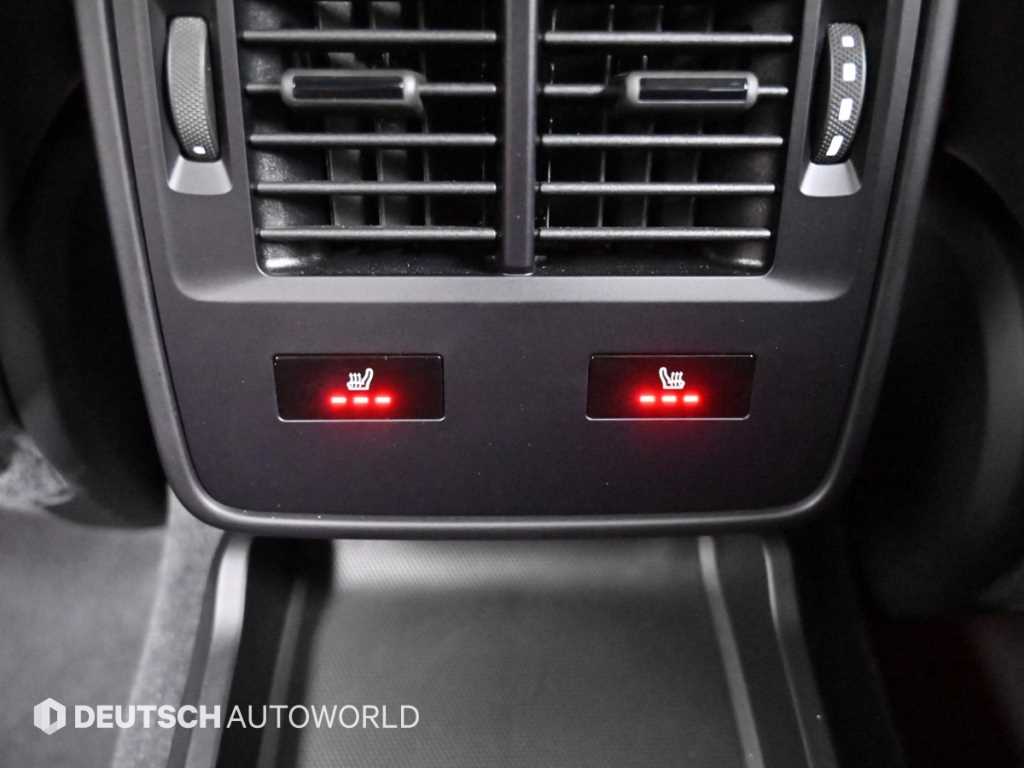 Porsche Taycan — photo 16